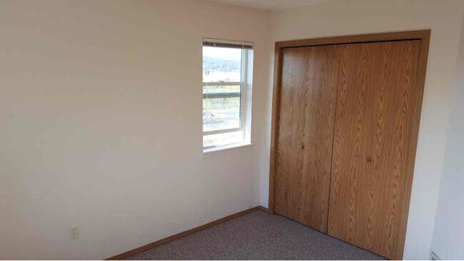 Building Photo - 53 Appleway Dr