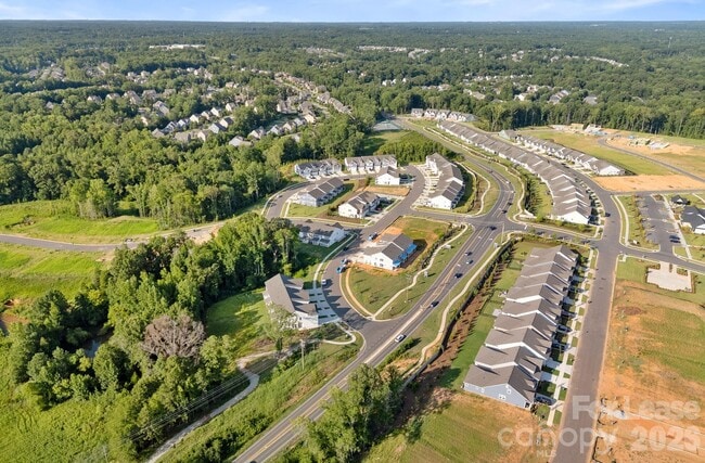 Building Photo - 420 Quartz Hl Wy
