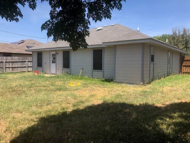 Building Photo - 3402 Warfield Dr