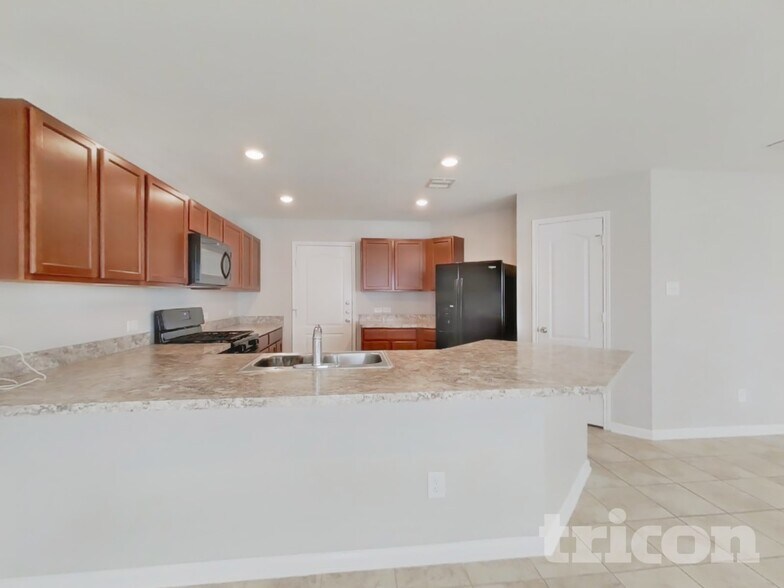 Building Photo - 5342 Castle Discordia St