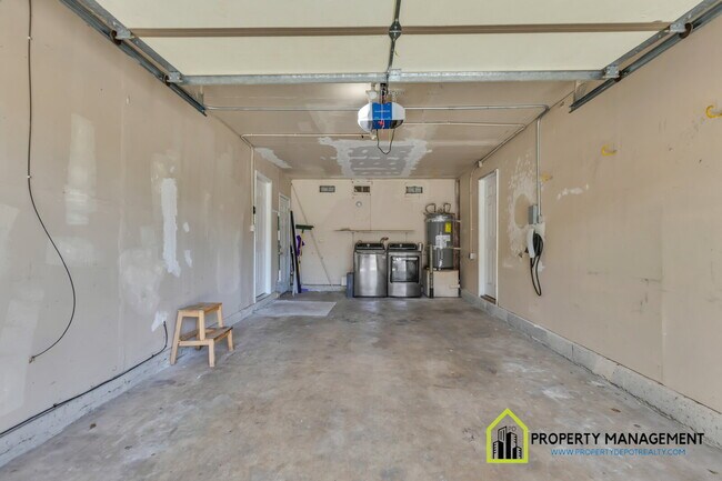 Building Photo - Charming 3-Bed Oasis with 2 Full Baths in Sacramento's Serene Pocket Neighborhood