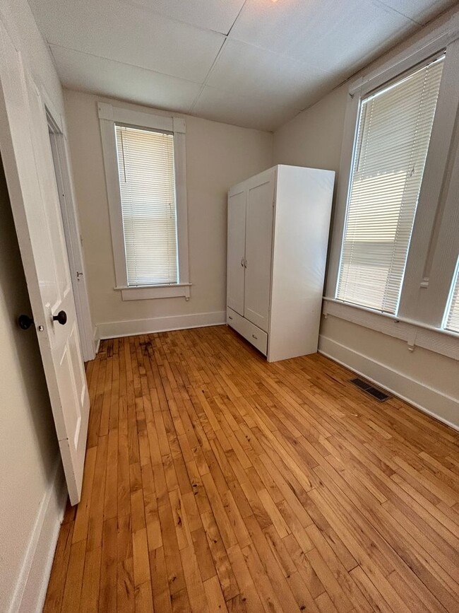 Building Photo - One Bedroom Apartment on Northside