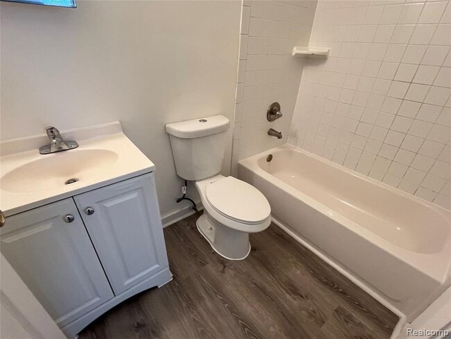 Building Photo - 438 Kenilworth Ave