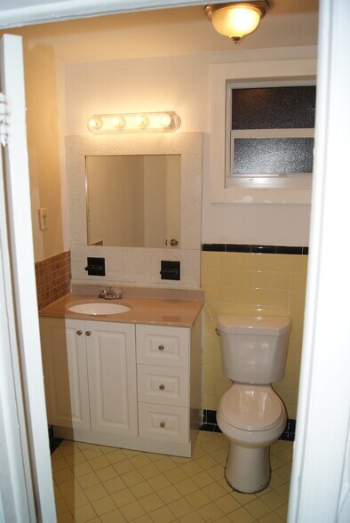 Bathroom 2 - 1941 Pierce St