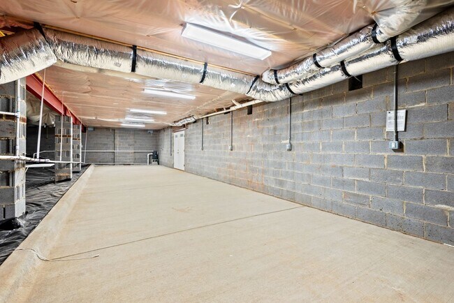 Building Photo - Available early March! Large and Lovely Home in Chapel Hill