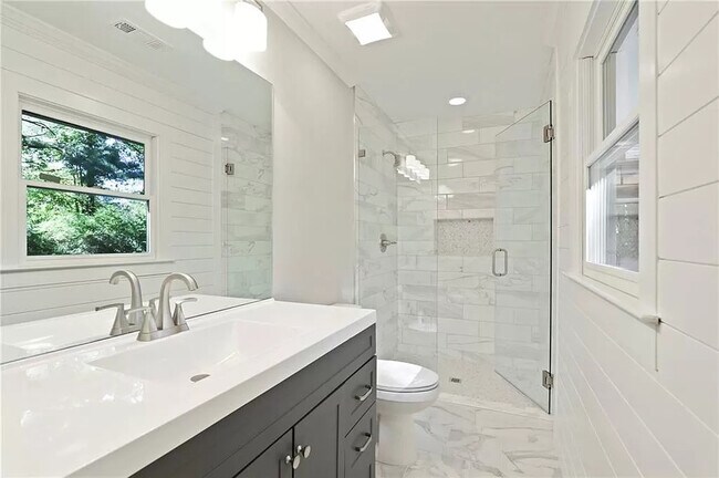 Building Photo - 334 Michael Dr