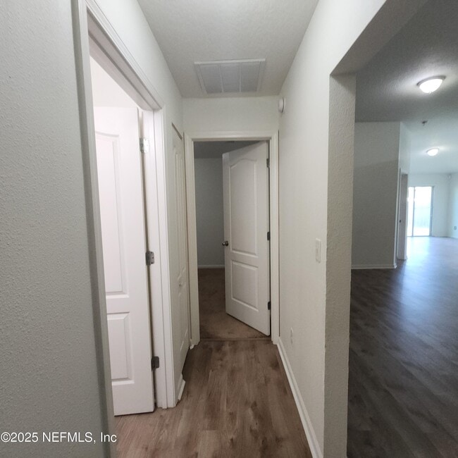 Building Photo - 15307 Bareback Dr