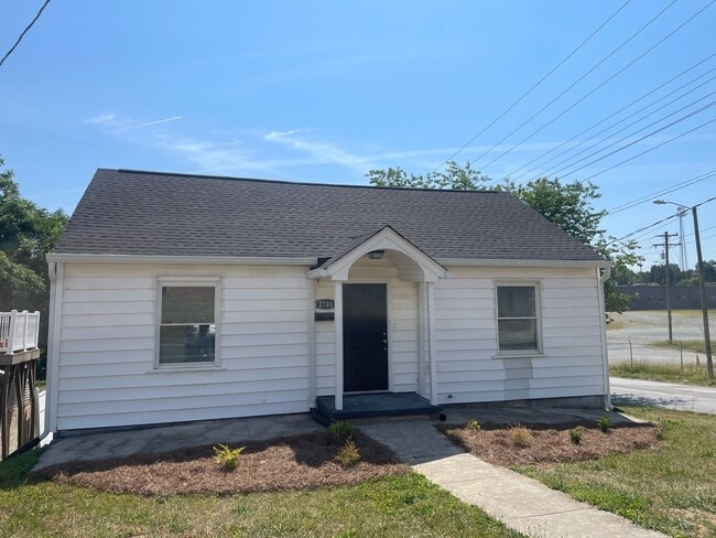 Building Photo - 2701 Patrick Ave