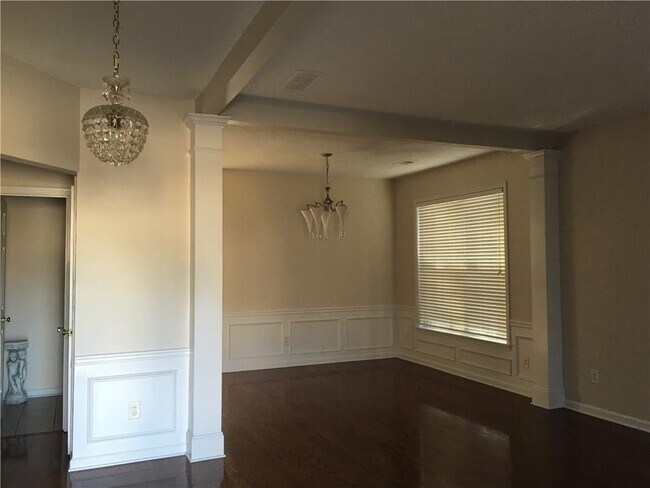 Building Photo - 655 Alstonefield Dr