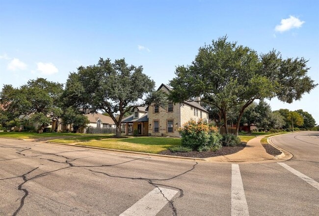 Building Photo - 104 Hazeltine Dr