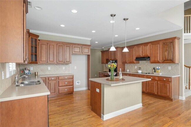 Building Photo - 2710 Donnelath Pl