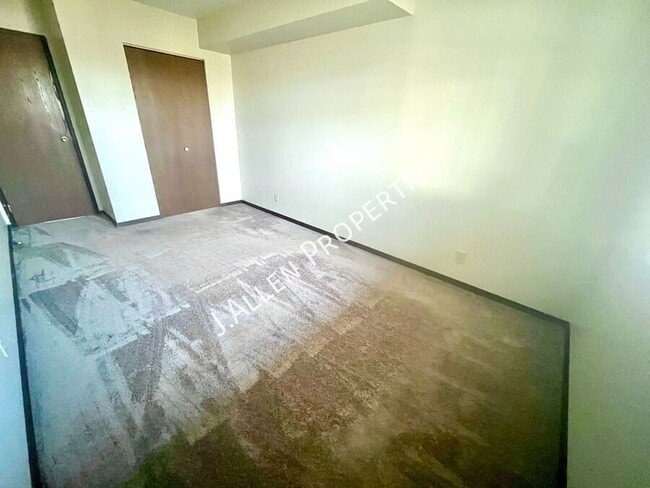 Building Photo - 607 W Michigan Ave