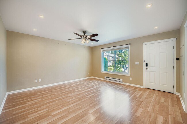 Building Photo - 3bd/1.75ba Snoqualmie Condo