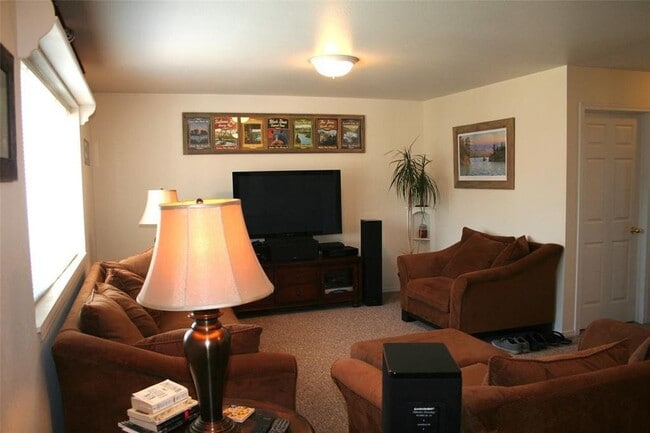 Building Photo - 1119 W Park Ave