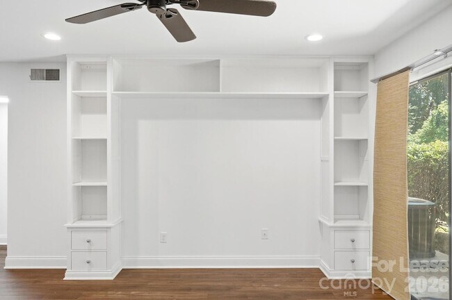 Building Photo - 2900 Heathstead Place
