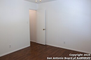 Building Photo - 46 Viking Oak