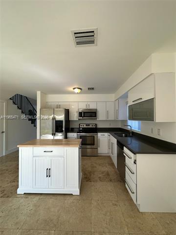 Building Photo - 2772 SW 31st Ct