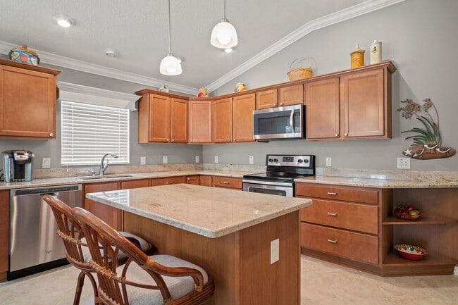 Building Photo - Exquisite 3 Bedroom 2 Bath Waterfront Home...