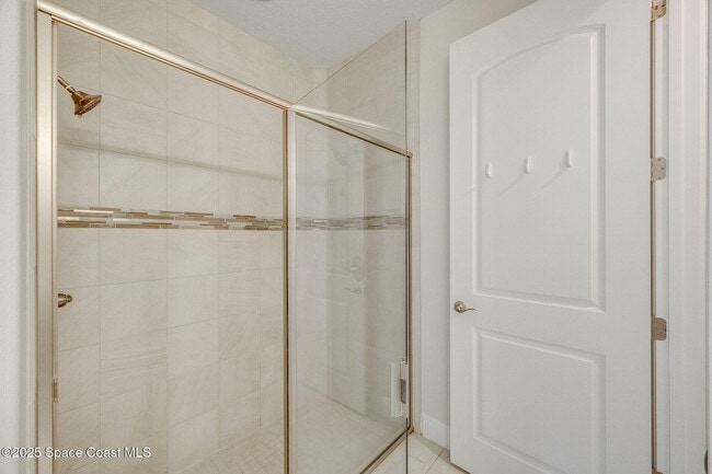 Building Photo - 8233 Loren Cove Dr