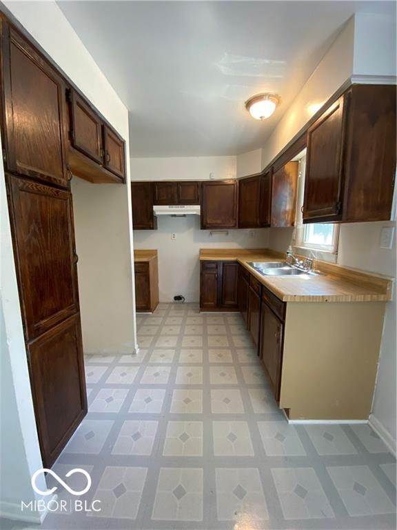 Building Photo - 7307 W Henry St