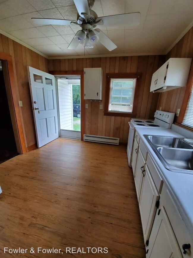 Building Photo - 1 br, 1.5 bath House - 2613 Guyer St