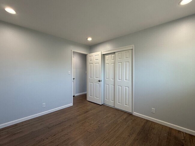 Building Photo - Updated Single Story Home located in Desirable Glenmoor Neighborhood of Fremont