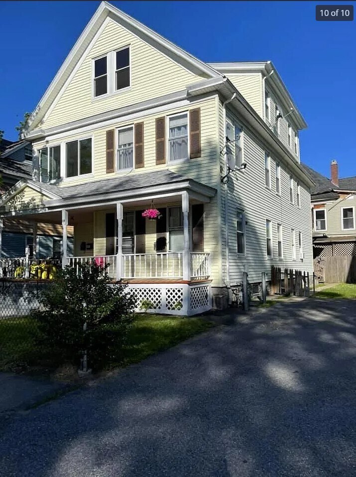 Charming Building - 19 Maple Tree Ln