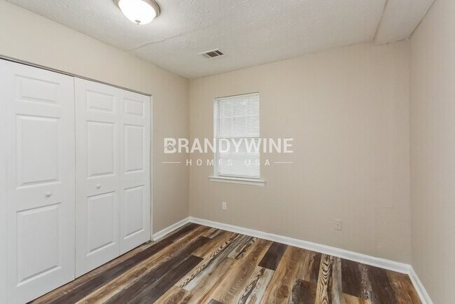 Building Photo - 45 Stoneview Cir