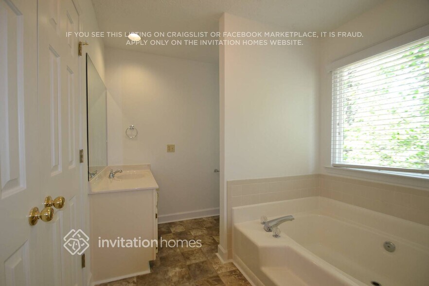 Building Photo - 3735 Starboard Ln