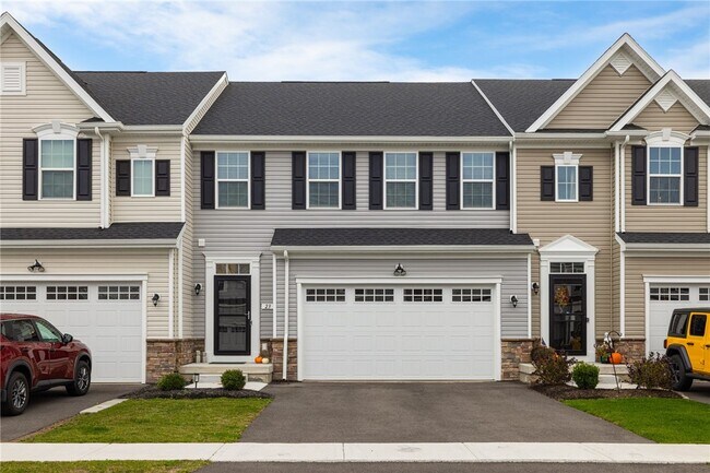 Primary Photo - 23 Keuka Ln