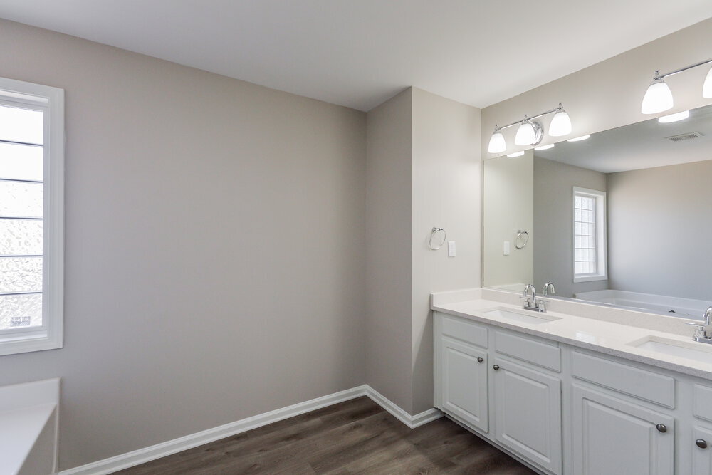 Building Photo - 137 Lantana Dr