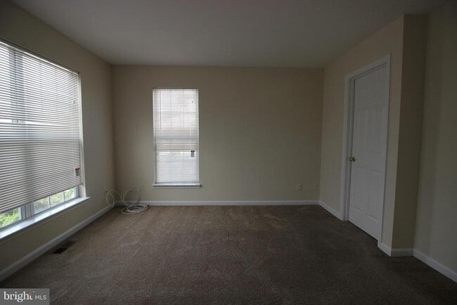 Building Photo - 622 Sprite Way