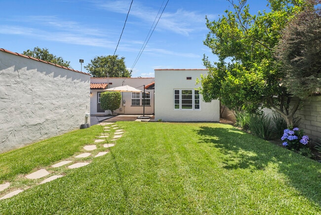 Back Yard - 2207 E Mountain St