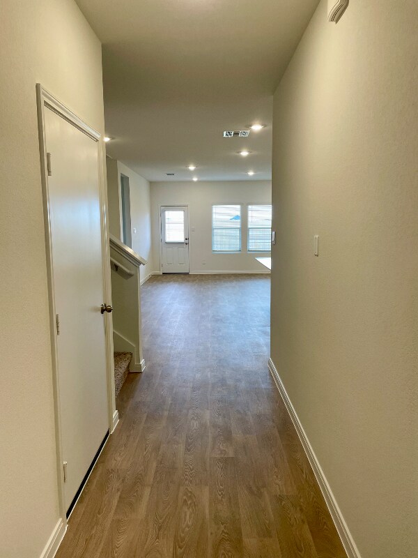 Building Photo - 270 Yosemite Dr