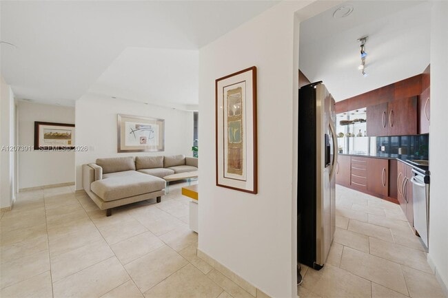 Building Photo - 3610 Yacht Club Dr