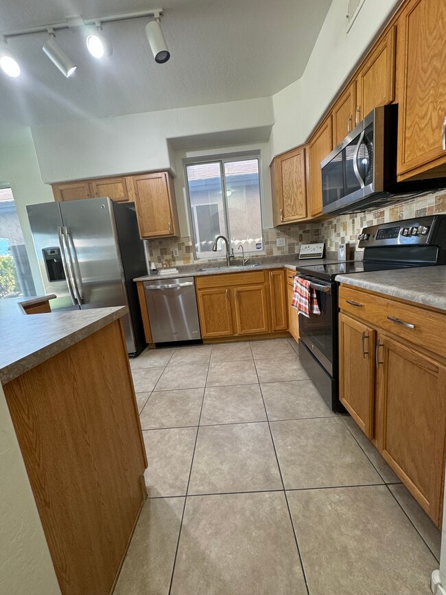 Building Photo - 3206 E Kristal Way