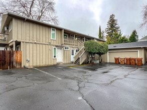 Building Photo - Laurel, 1130-1136 *