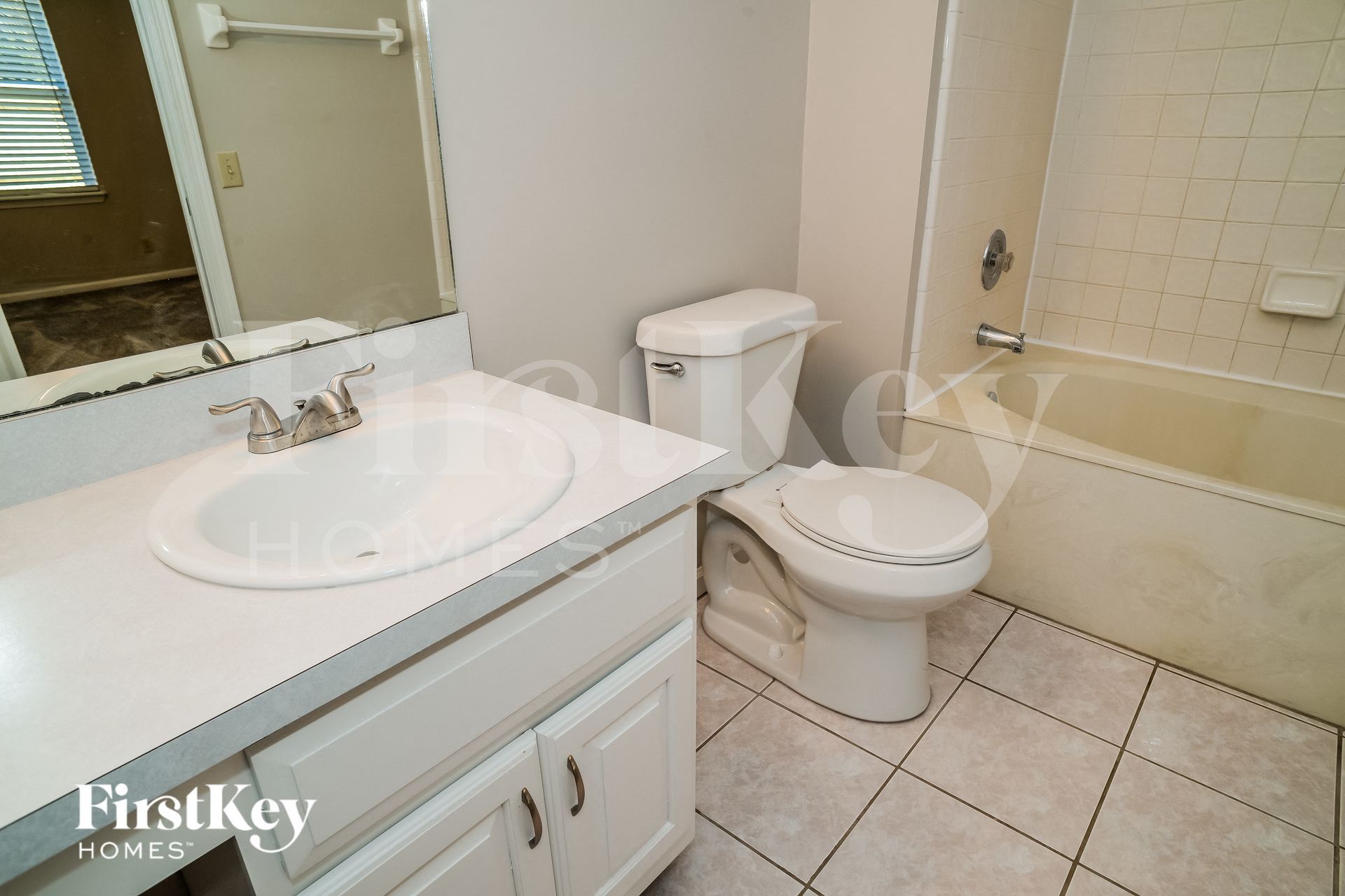 Building Photo - 1915 Ashmore Green Dr