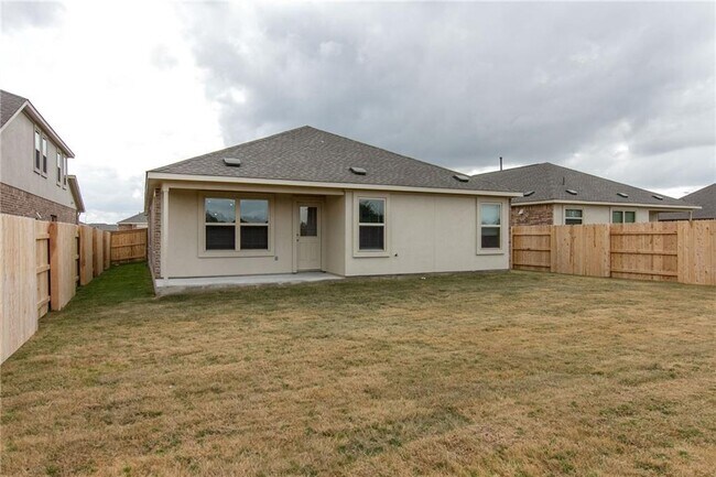 Building Photo - 1320 Chad Dr