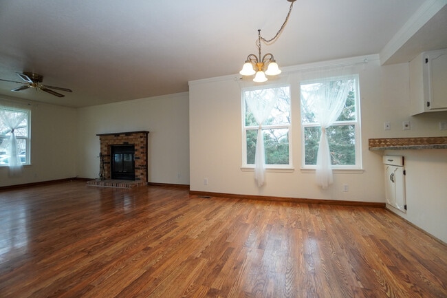 Building Photo - 2569 Camden Ln