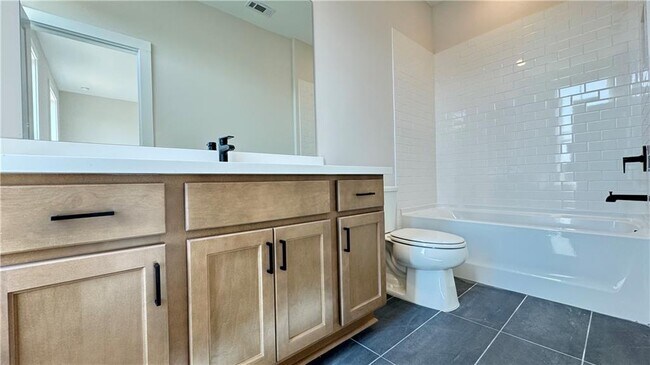 Building Photo - 2694 Evers Dr NE