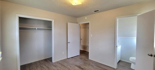 Building Photo - 218 Dodson St