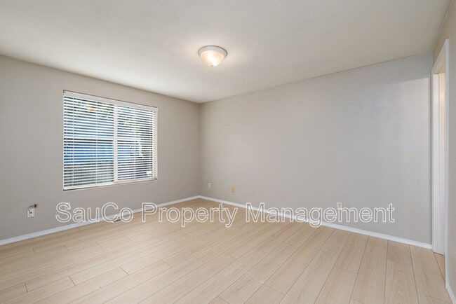 Building Photo - 4437 SE 125th Ave