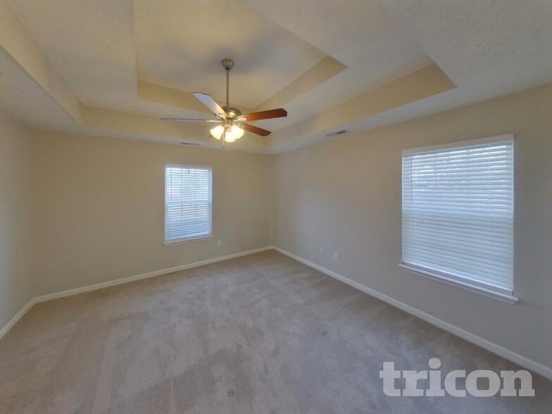 Building Photo - 1020 Niagra Way