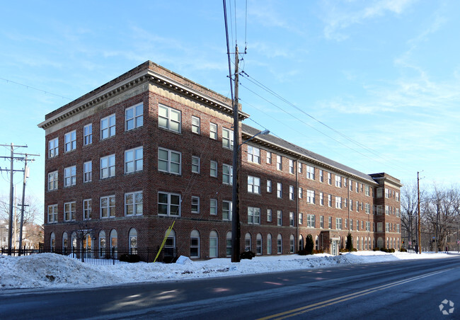 Building Photo - Wade Chateau Apartments