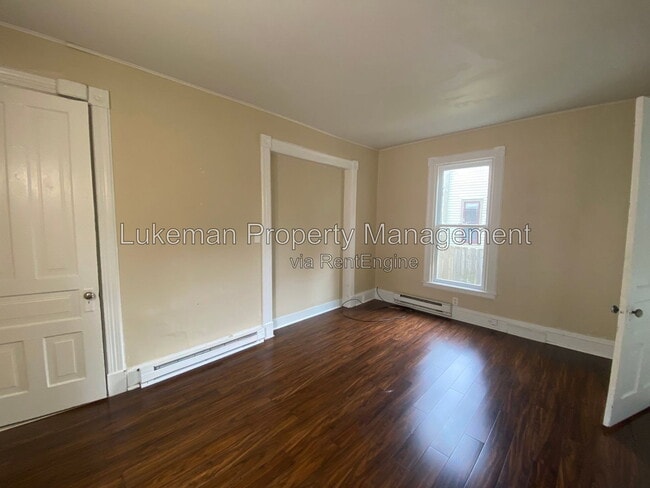 Building Photo - 525 Minor