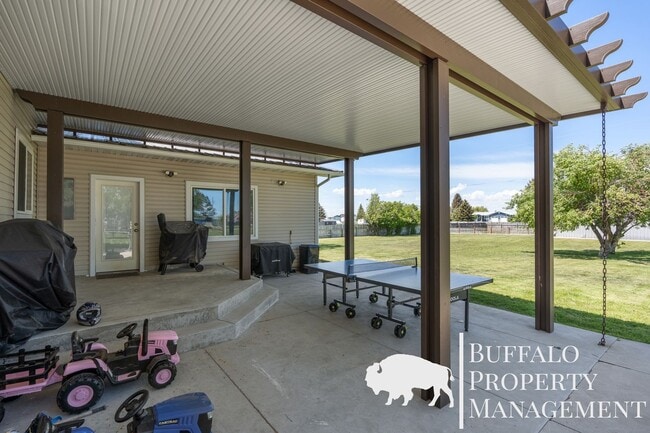 Building Photo - Charming Country Home on 2 Acres | 5 Bed | 3 Bath | Blackfoot, ID