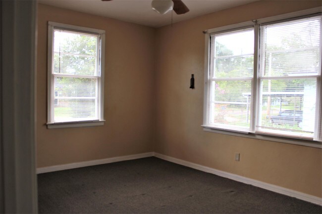 Building Photo - 763-763 Gardenia Ln