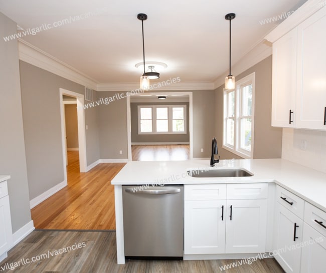 Building Photo - SPECIAL OPPORTUNITY – LARGE 6 BEDROOM RELATED-LIVING HOME