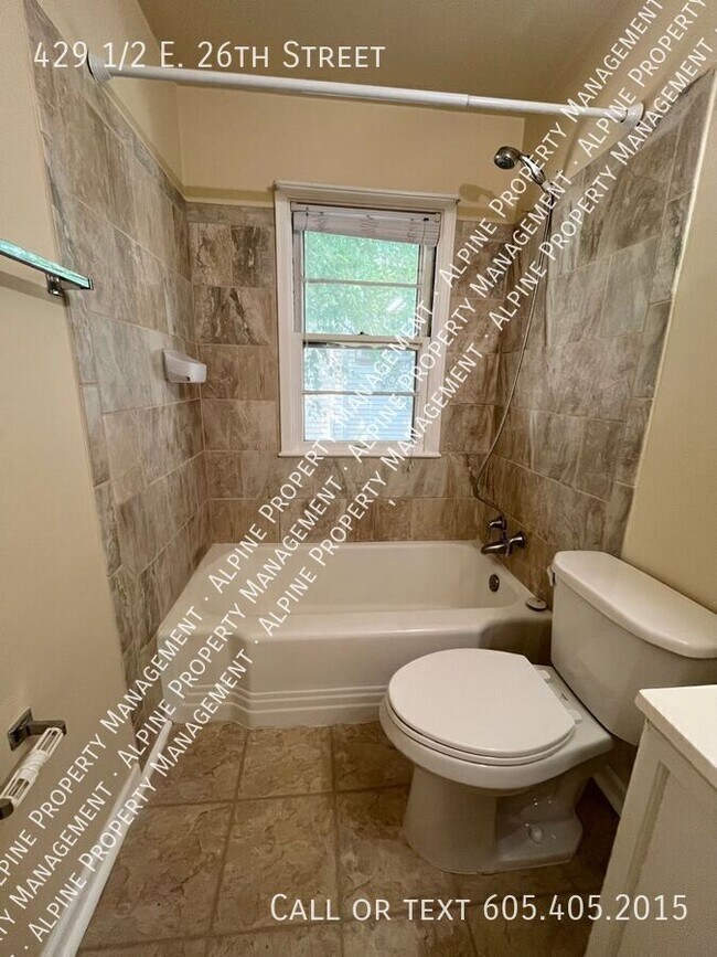 Building Photo - 429 1/2 E. 26th Street-